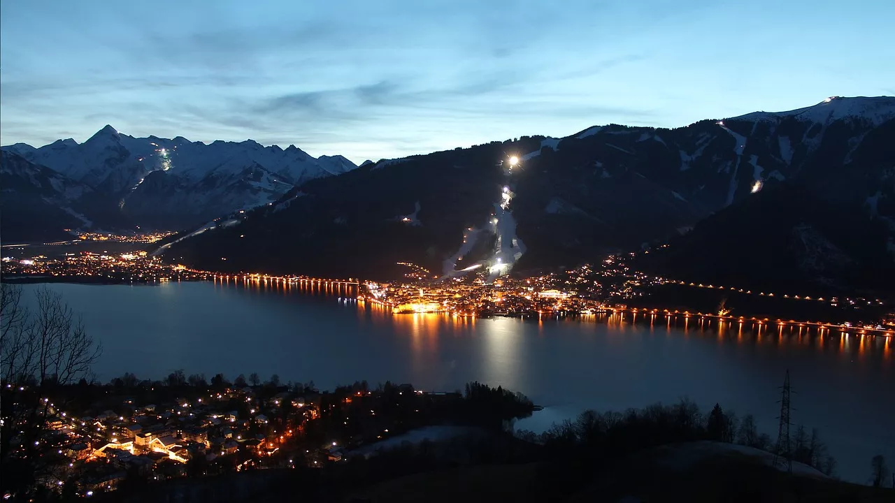Zell am See bei Nacht